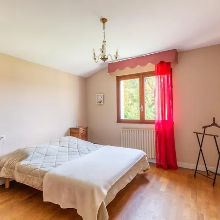 Les Tourelles إيكس ليه با